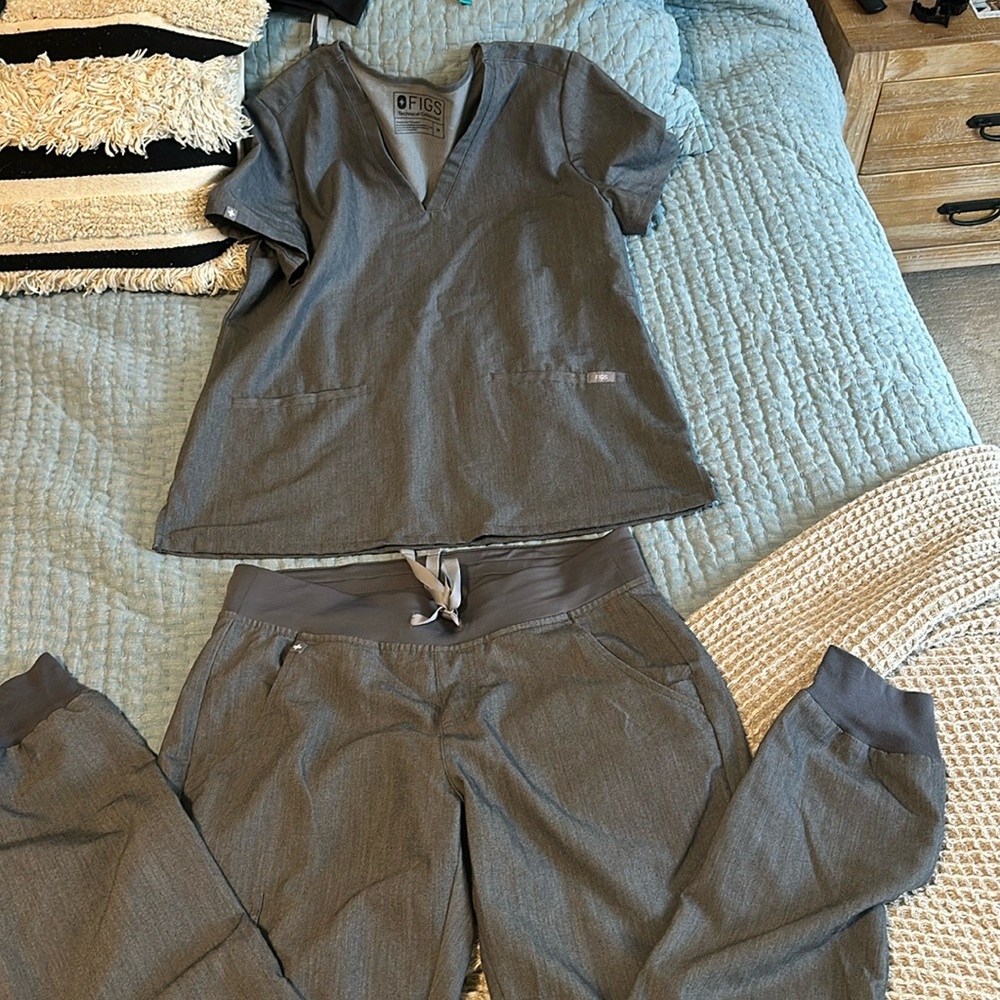 FIGS SCRUBS